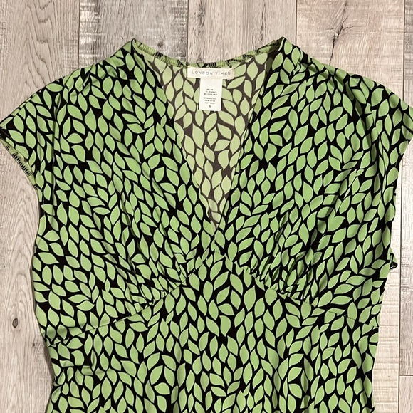 London Times Green Leaf Dress - Picture 6 of 11